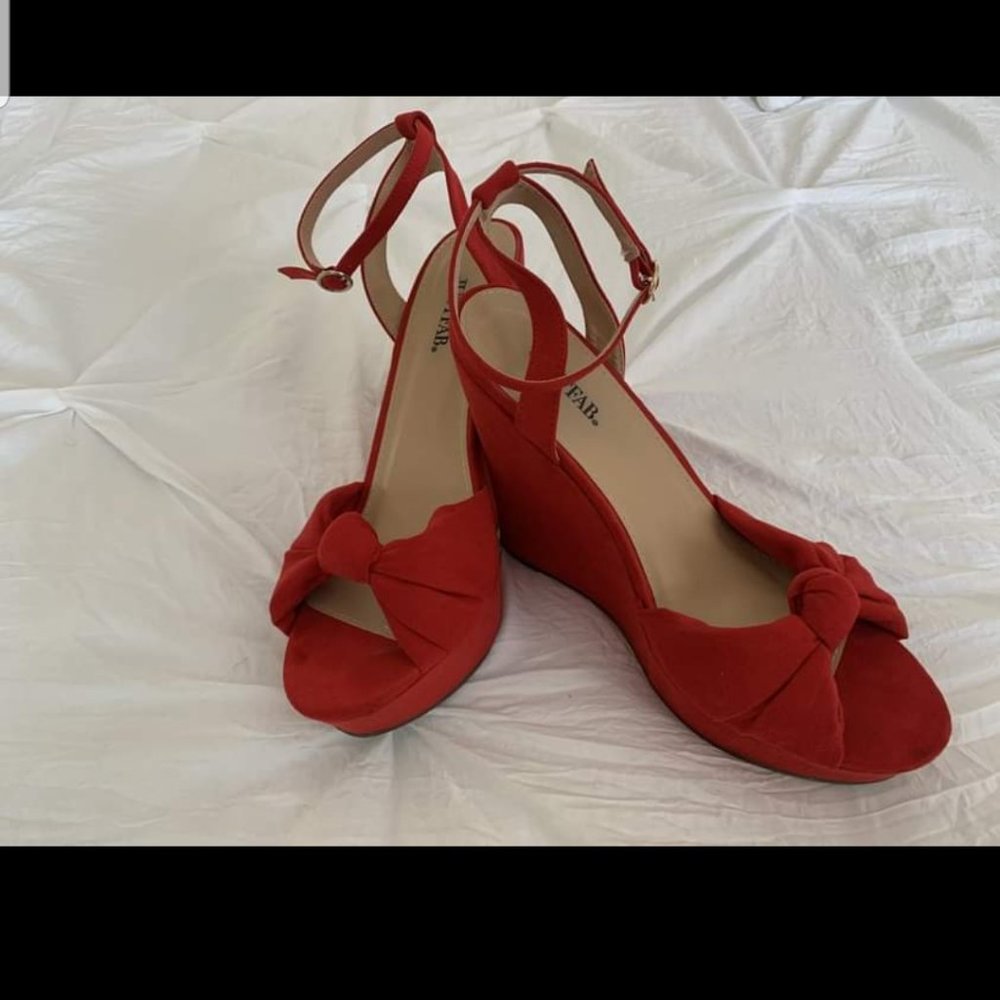 Red Wedges - image 1